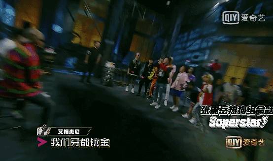 潮人 | 嘻哈+潮流最燥組合！Rapper COLA电爆全场示范_凤凰资讯