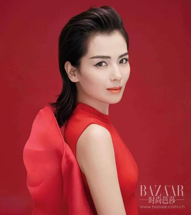 get李沁热巴的完美下颌线,拍照不用找角度,合影不用往后躲!