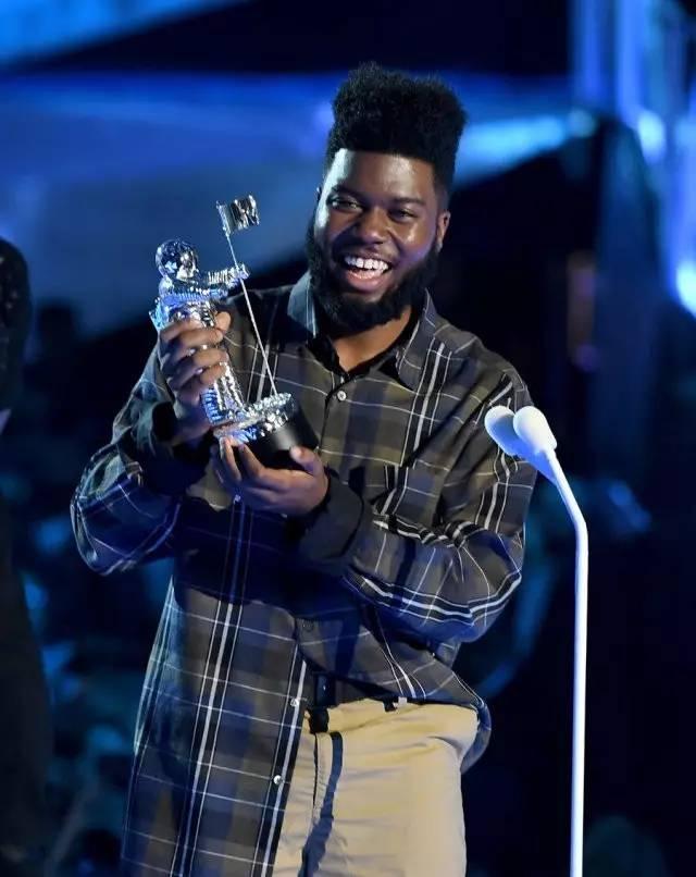 最佳新人 khalid (rca records)    winner