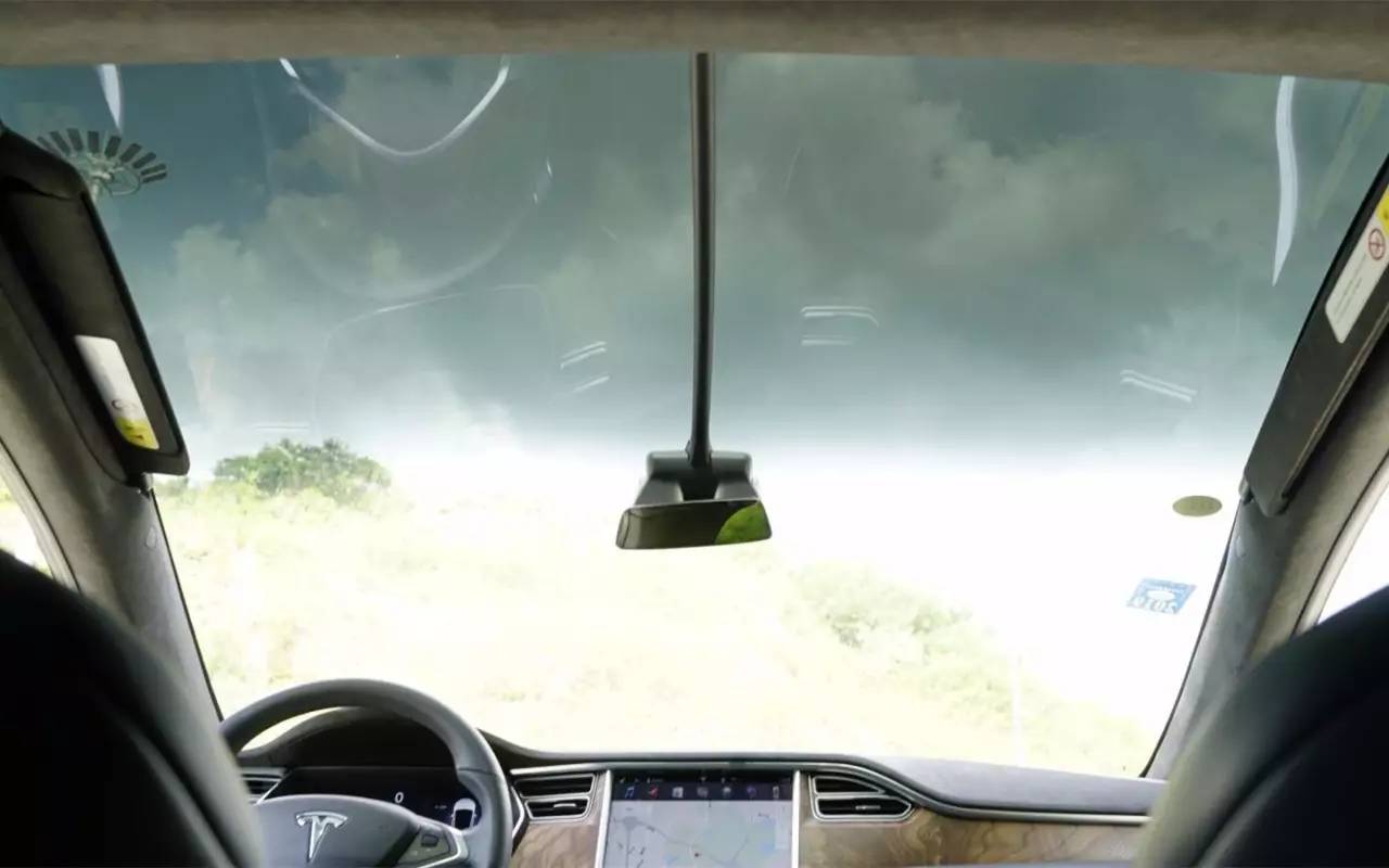 100万有那么多豪华suv可以选,为什么偏要特斯拉model x ?