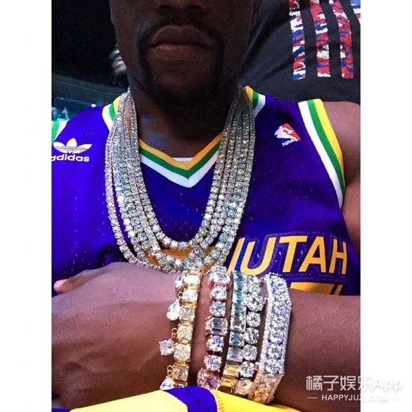 9亿人民币,拳王梅威瑟穷的只剩钱了.