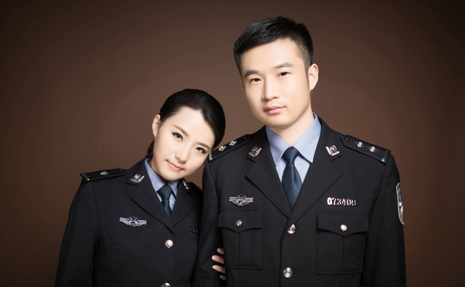 双警异地:跨越100公里的爱情故事