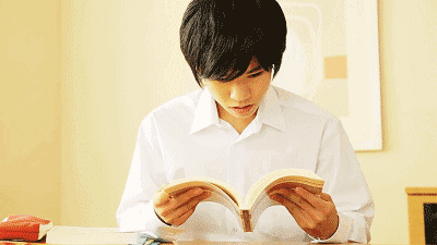 在打开书本的一瞬间,看着密密麻麻的文字有种被击昏的赶脚!