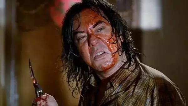 「邱礼涛执导 黄秋生变态出演」,一度成为香港cult片里的金字招牌.