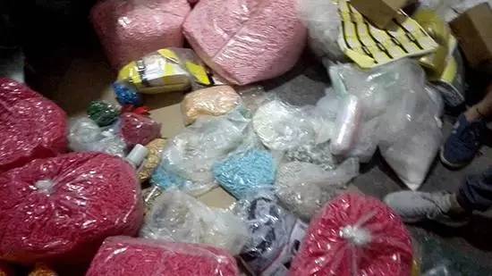 娄底破获假减肥药案:加有毒物质,每小时产万粒 | 关注