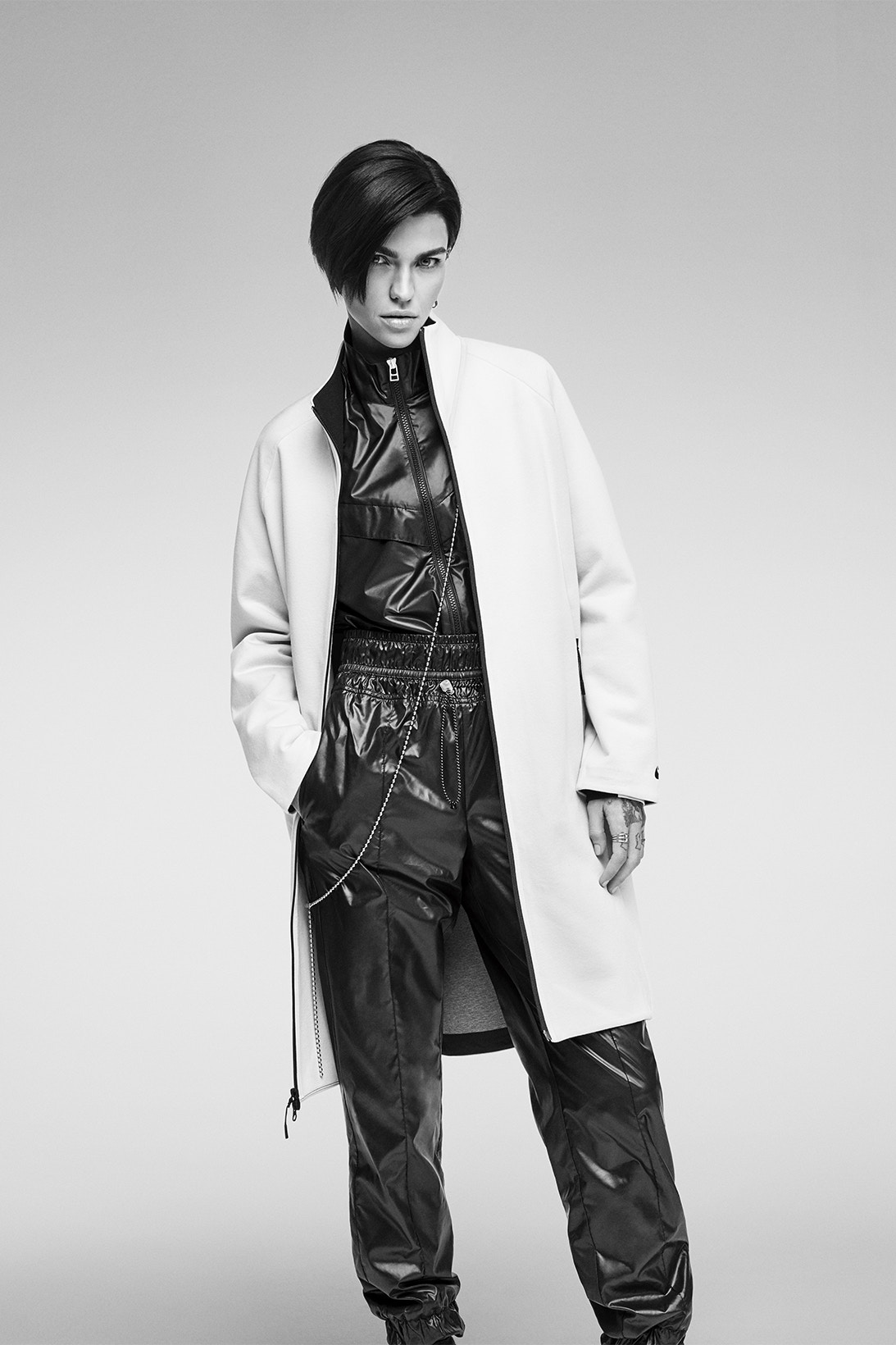 ruby rose 演绎的 nike 2017 秋季机能系列有帅到你吗?
