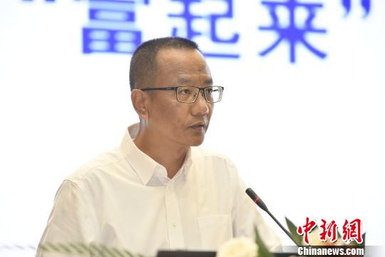 图为普洱市委书记卫星发言. 刘冉阳 摄