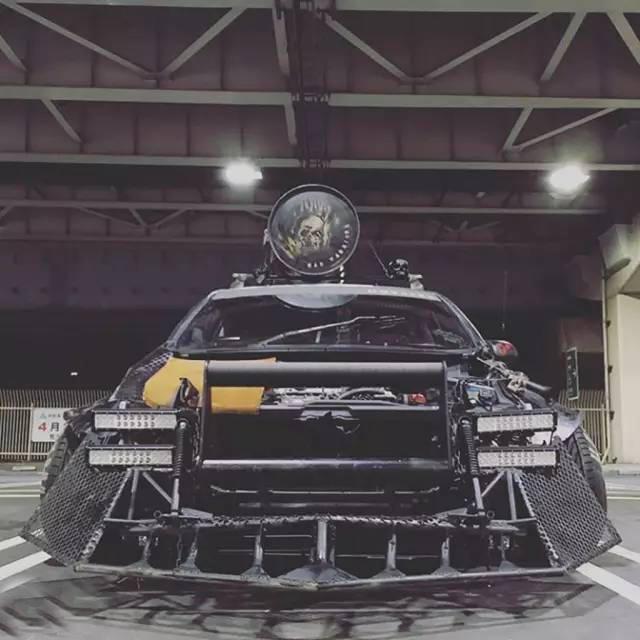 本田奥德赛被大卸八块车主花7万爆改丧尸战车画面竟如此恐怖