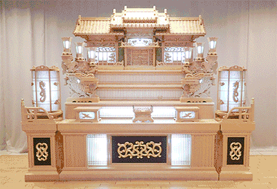 支持diy的相框与花圈:五颜六色的棺材:大理石,青花瓷,甚至熊本的骨灰