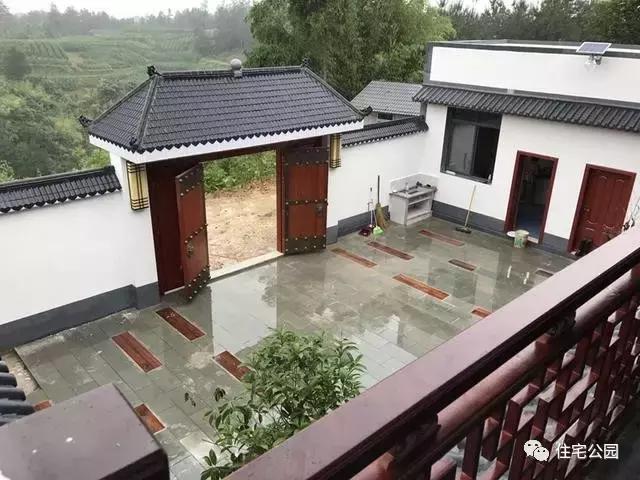 农村为啥没人建中式?这才是真正属于中国人的豪宅?如此精美绝伦