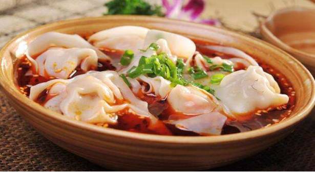 可解辛辣,再蘸点蒜泥和香菜, 味道,你们自己想象…… 再来说龙抄手