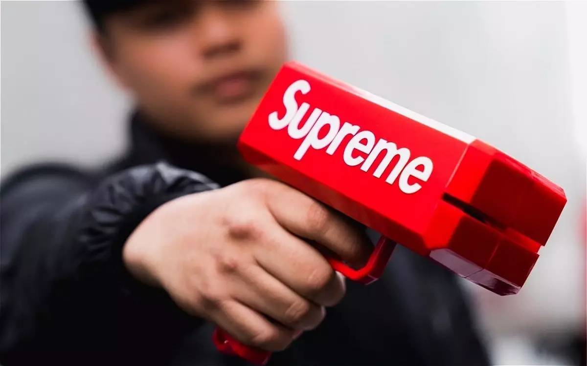 《中国有嘻哈》中的最大赢家,为什么人人都迷恋 supreme?