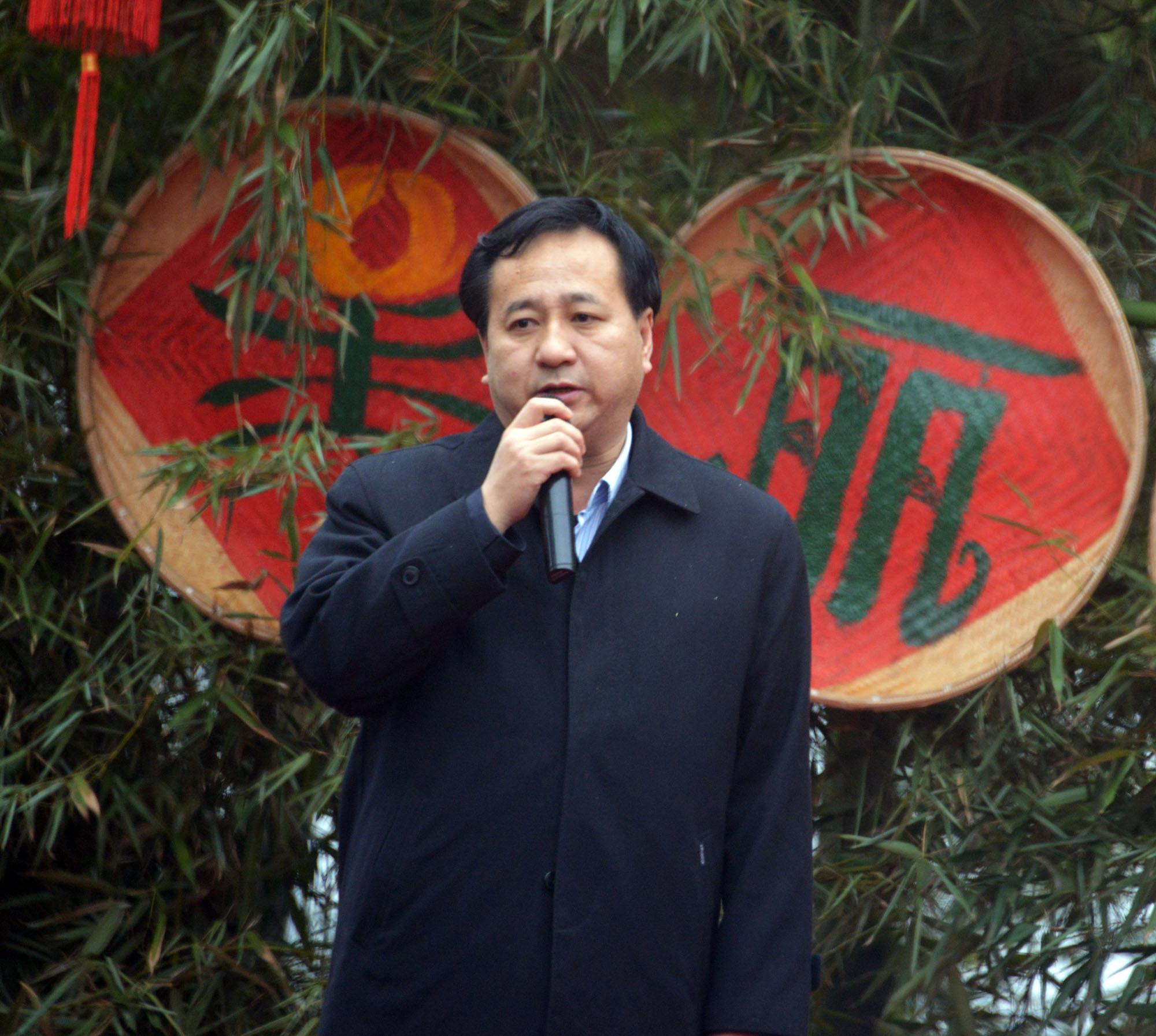 夜读:珠海市长落马前的最后画面|中国就剩打一仗来显示强大?