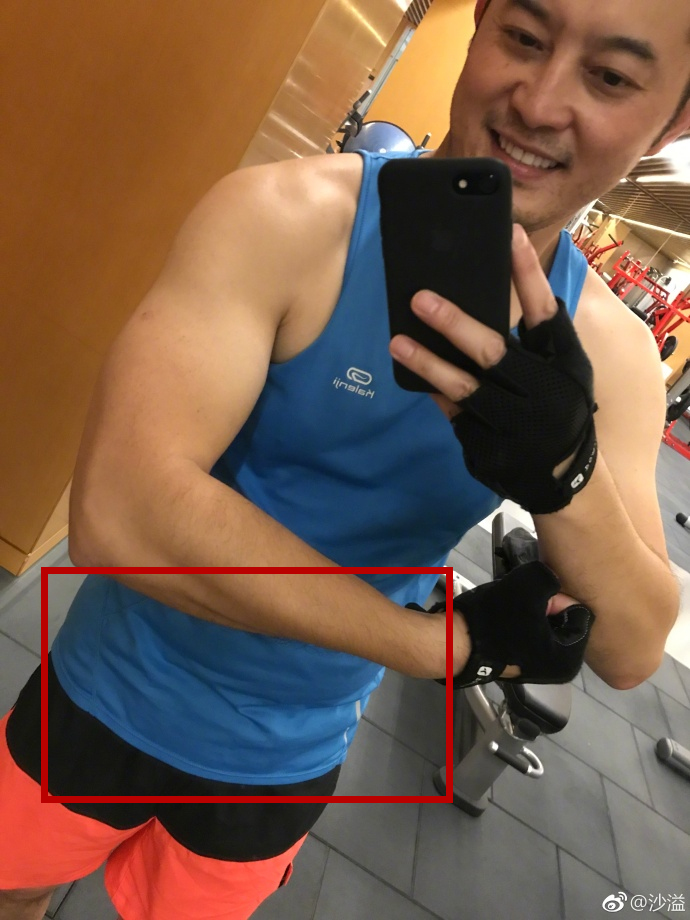 沙溢要哭了,自信秀私密健身照,可网友都说只想看安吉小鱼儿!