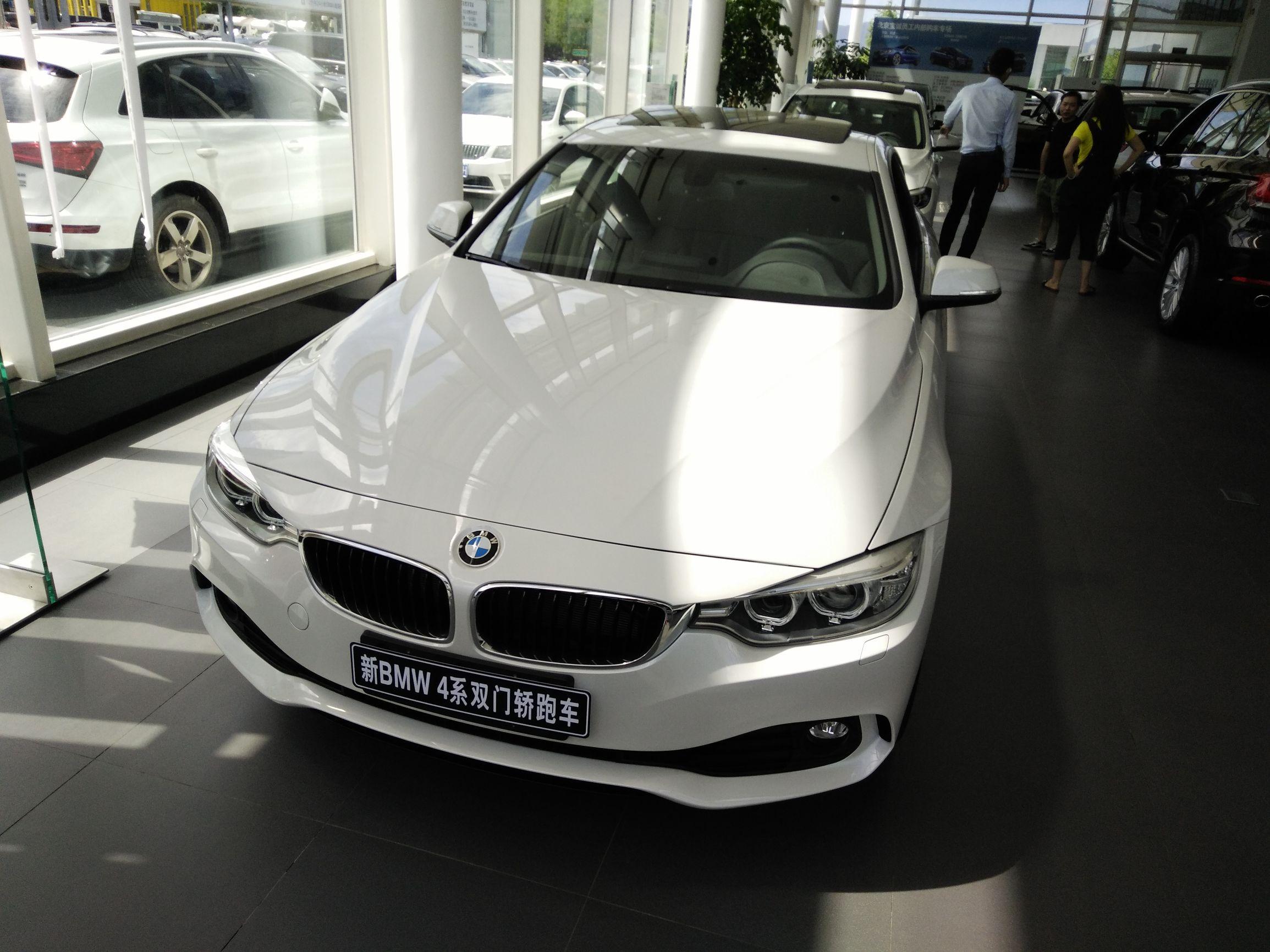 喜欢双门轿跑的朋友们,可以看看这台宝马420i,双门的,够拉风