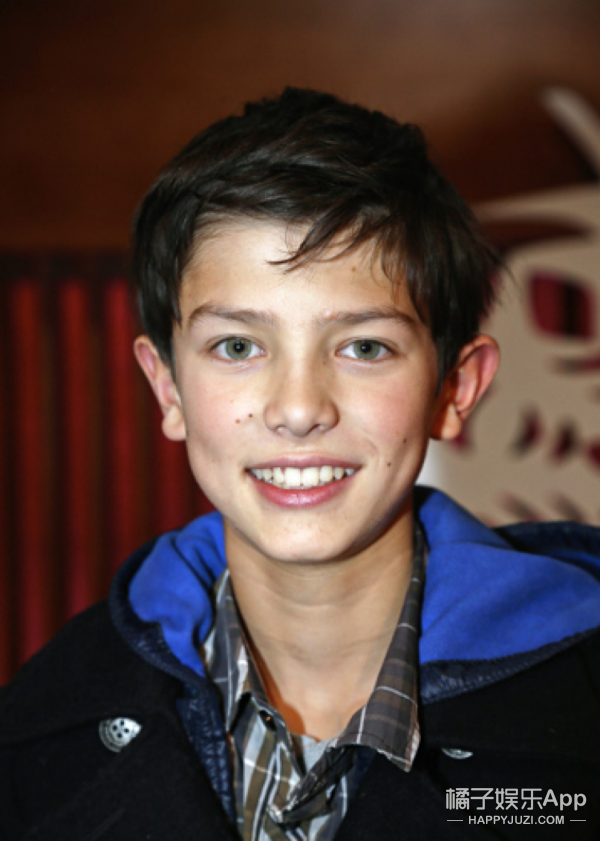 现在未婚适龄的王子是真没几位了,英国的哈里王子即将成婚,橘子君已经