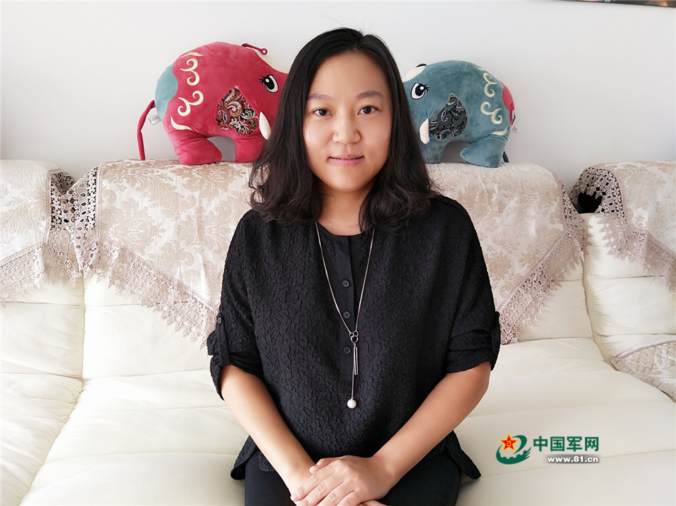 妻子白可(公务员,单位的先进个人):军人就要亮剑沙场,这是你的选择