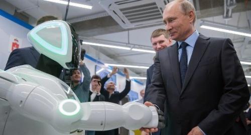 “逃跑机器人”和普京握手