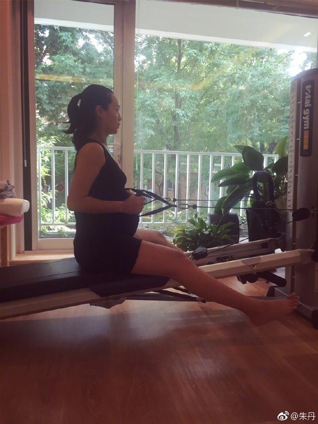 朱丹怀孕了还这么强悍大肚子都快生了还东跑西跑