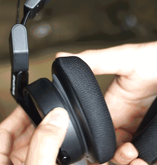 不仅音质出色,这电竞大赛官方指定耳机连敌人进草的声音都能听见丨