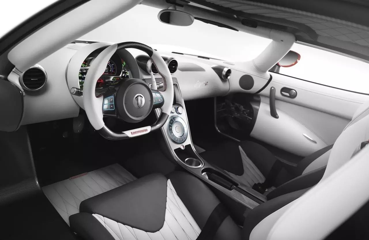 疆哥认为,devel sixteen不单难以达到宣称的性能,甚至连生产都很困难.