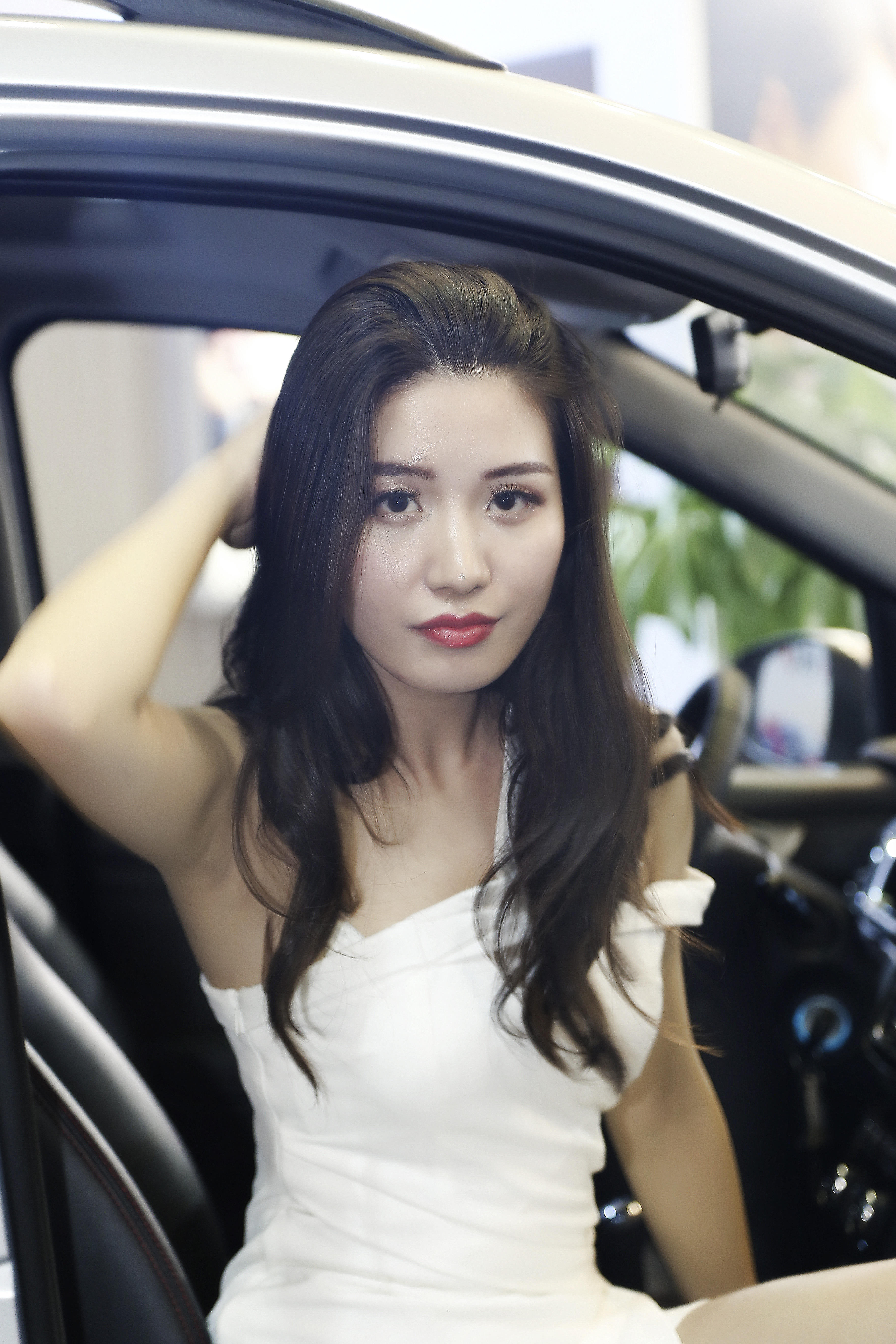 国庆黄金周大家都在旅行 大学生放弃休假兼职模特赚生活费