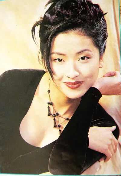 被骂太丑配不上eason 徐濠萦粉发亮相与老公情比金坚_娱乐频道_凤凰网