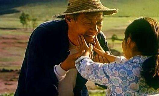 暖春爷爷和小花近照小花美到窒息91岁爷爷仍在接戏