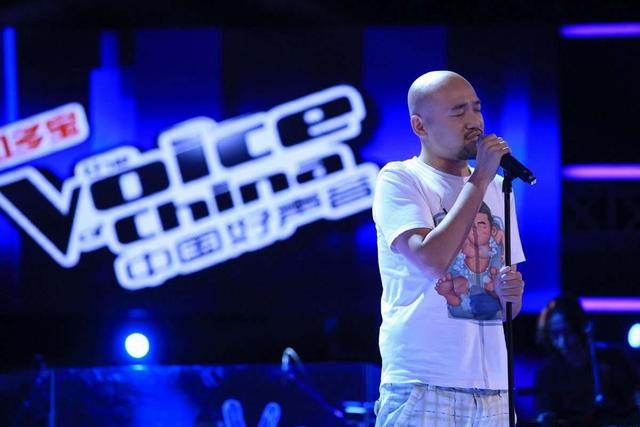 靠翻唱起家靠一颗卤蛋事件成名靠吸毒终了有好多人支持他复出