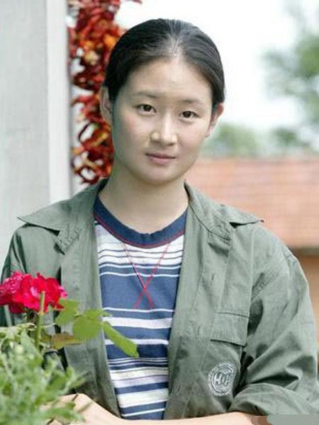 33岁王小蒙近照,国家一级演员,曾拒绝赵本山,如今美得不敢认