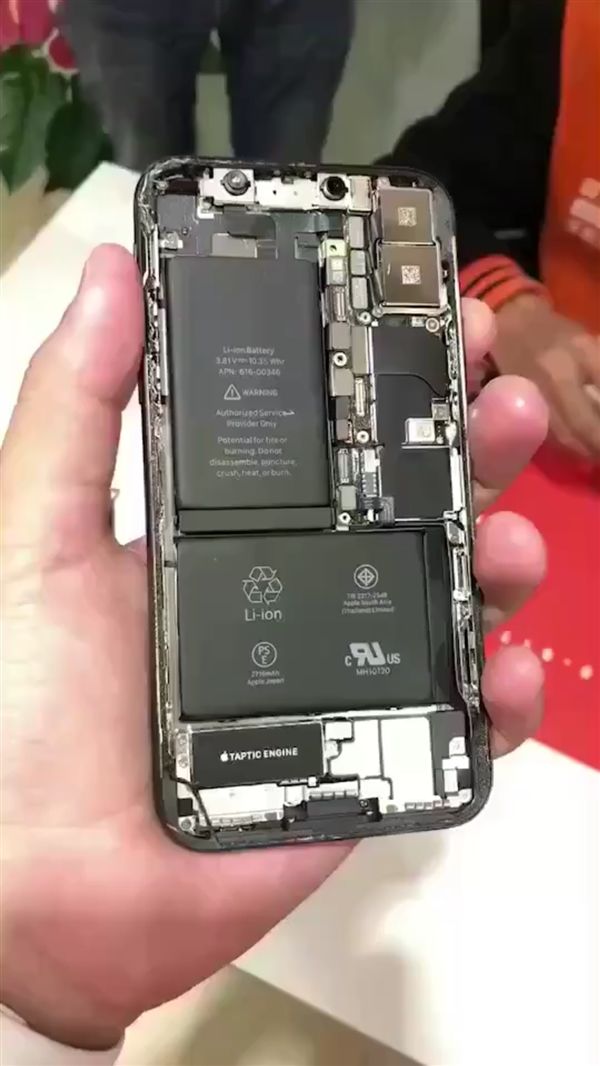 中国奉上iphonex首拆首次双电池主板缩小一半