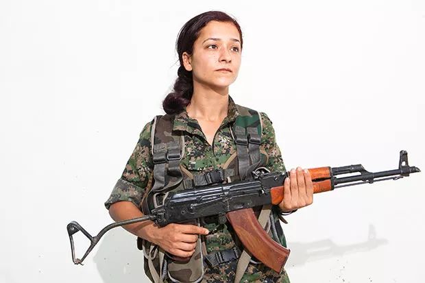 拒绝沦为性奴10000个姑娘拿起枪干掉了世界上最恐怖的男人们