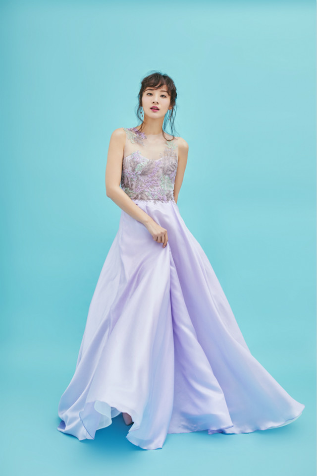 章龄之性感写真曝光时尚优雅大展少女范