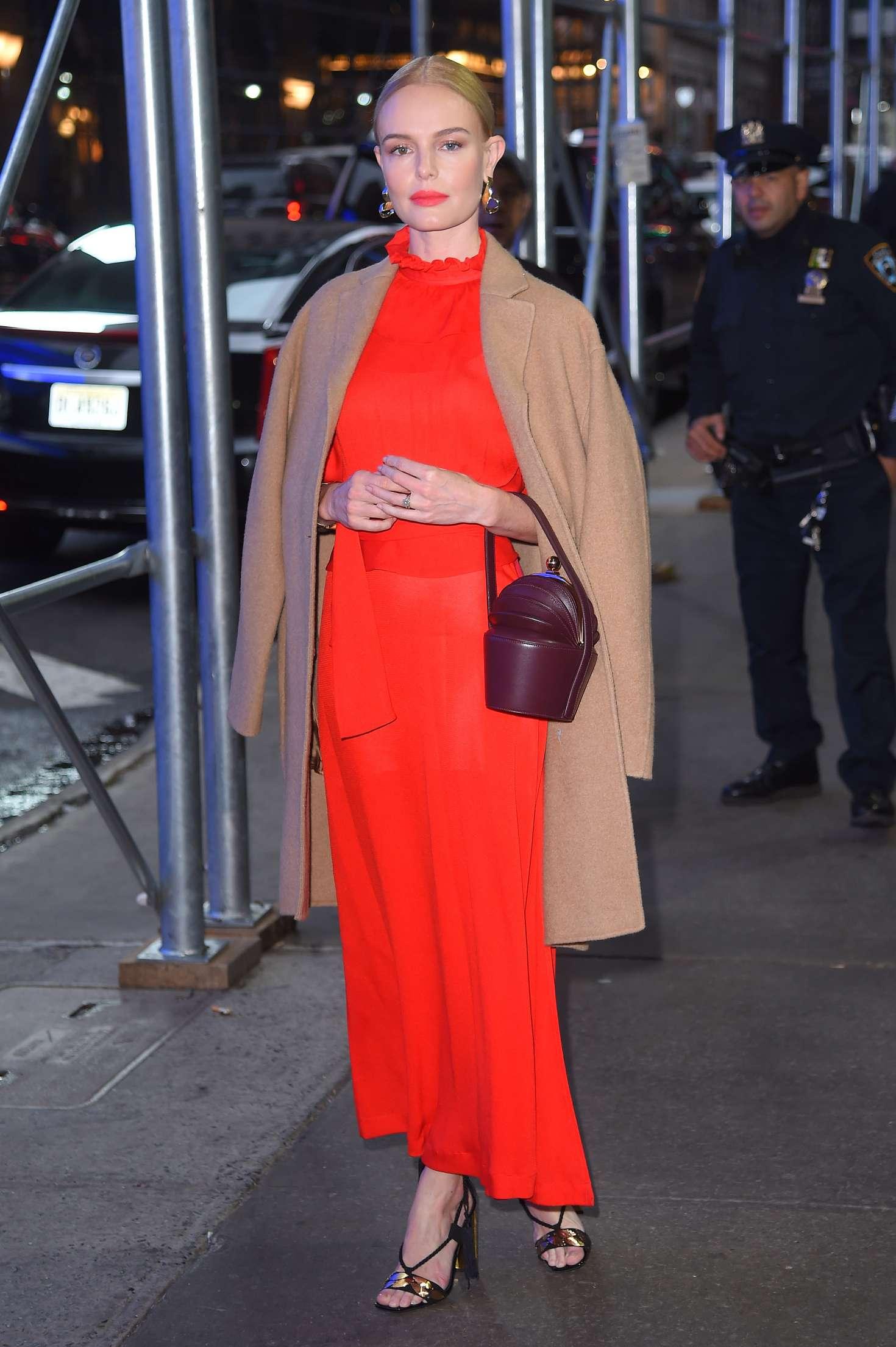 基本款永不过时 欧美明星街拍合辑