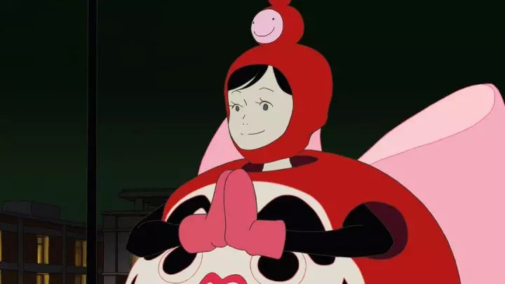 接着,学园祭的流动剧场开演,学妹临时勇敢担当了不倒翁公主的扮演重任