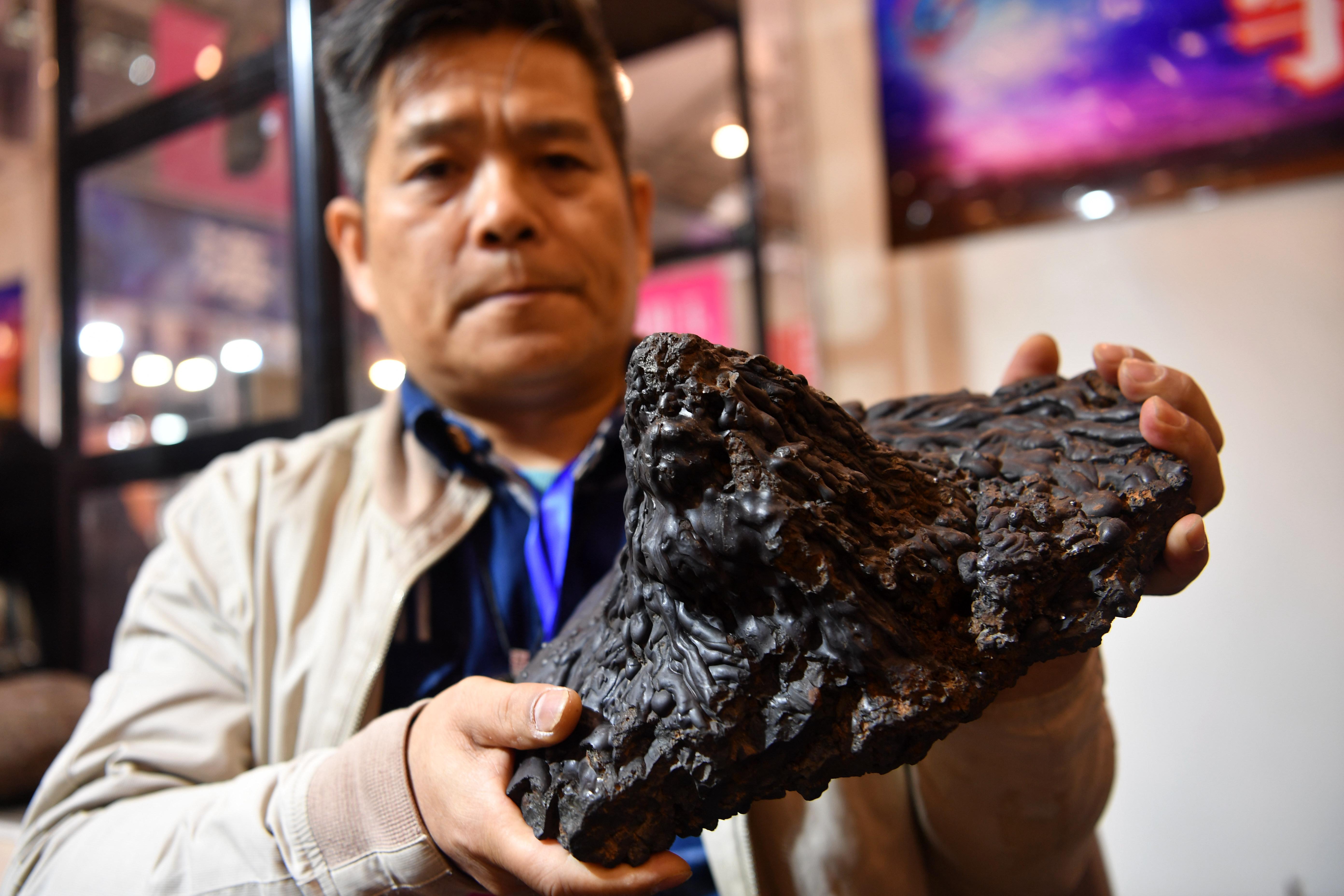 而其中一块因最近被发现于云南香格里拉的陨石显得颇为神秘,关注度也