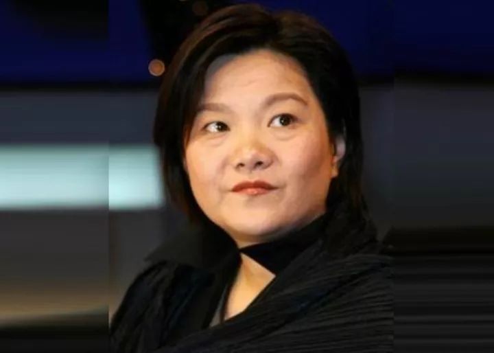 也就是今天的洪晃在这个院子里度过青春时代的不止是章含之全都写在她