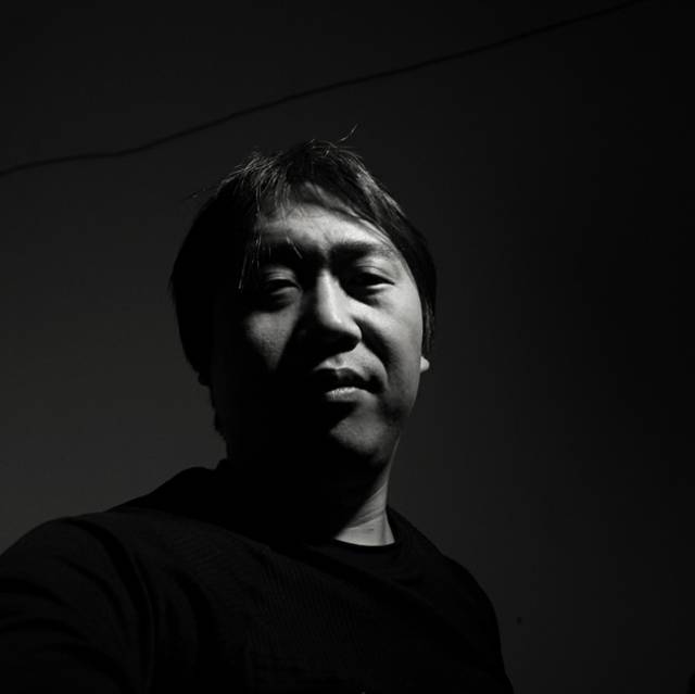 王家輝:摄影师,导演陈家坪:诗人,批评家,纪录片导演曾任中国学术论坛