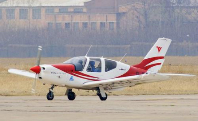 小鹰500:飞行性能优越的轻型多用途私人飞机