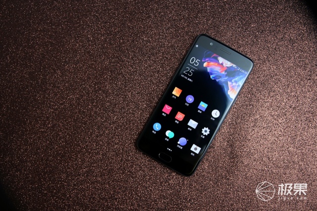 细节不将就这可能是年度最值得体验国产机一加5手机上手体验