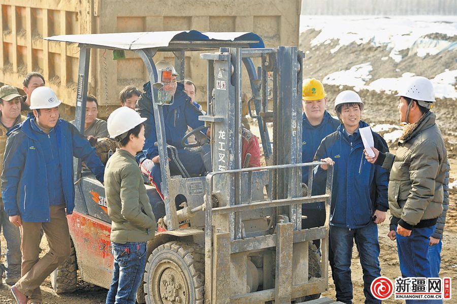“衣衫褴褛的岁月已成记忆”——来疆打工8年的仲伟杰用自创的诗歌颂党恩_手机凤凰网