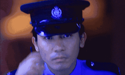 为什么警察出动时要鸣笛 难道不怕坏人听见跑了?