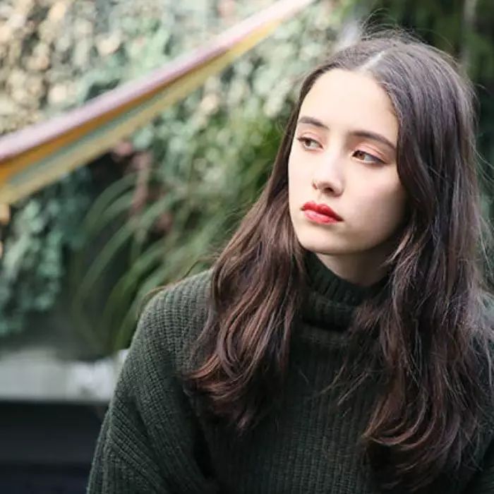 林允的鲶鱼脸还没看腻吗还是春夏的厌世颜更迷人