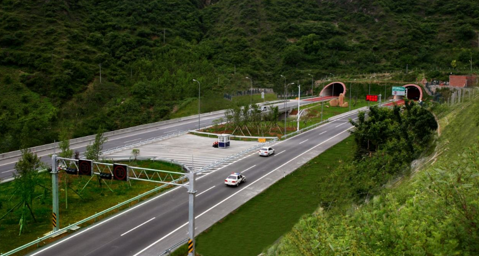 全长10006米的雅西高速泥巴山隧道,是怎样完成通风?