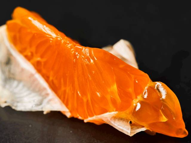 橘肉,具有开胃理气,止咳润肺的作用.