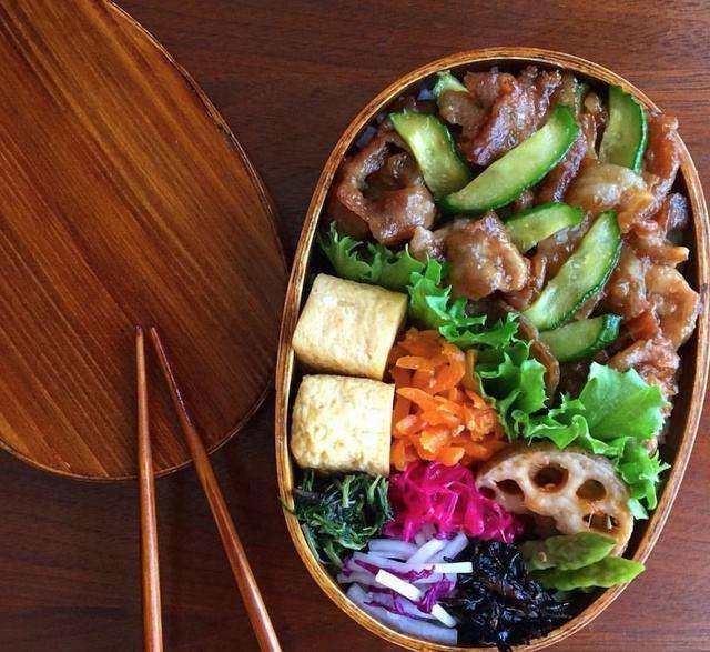 午餐 勉勉强强传统的日式早餐,看上去真的非常豪华,而且营养也非常