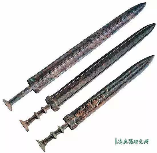 巧夺天工!《国家宝藏》里的越王勾践剑为何铸就千年传奇?_凤凰军事
