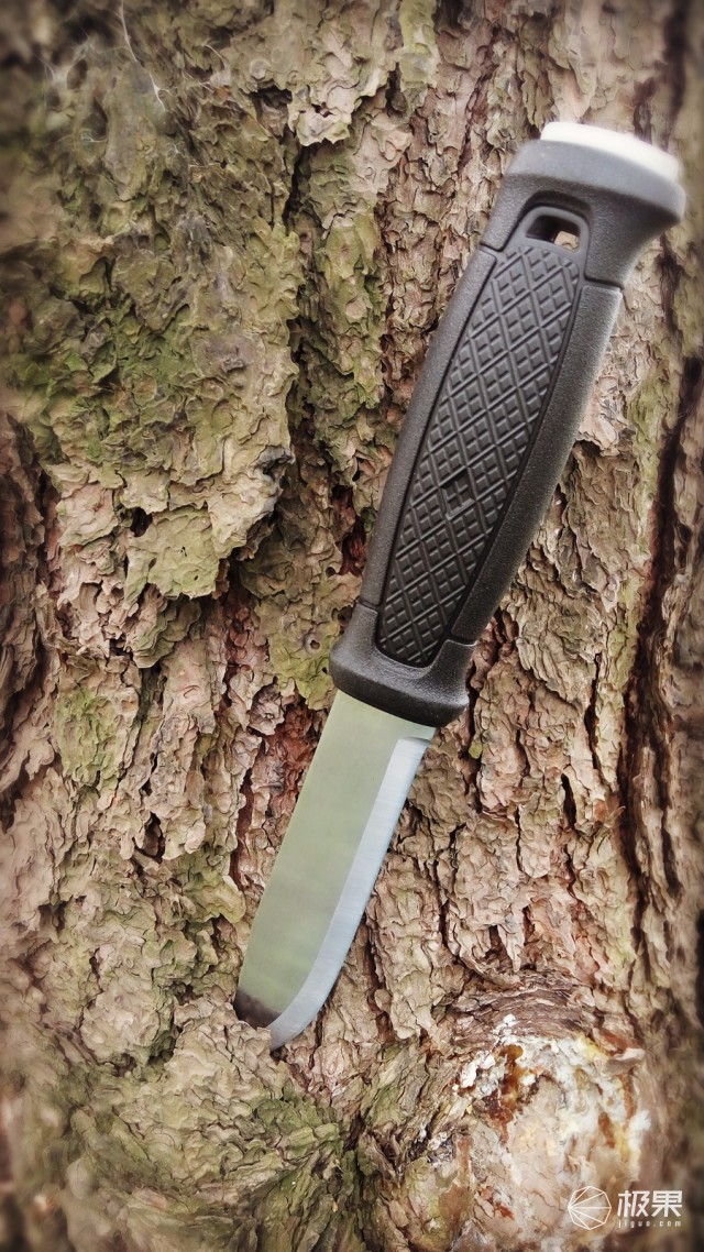 瑞典国刀莫拉黑客实用耐操让我轻松应对户外生存考验