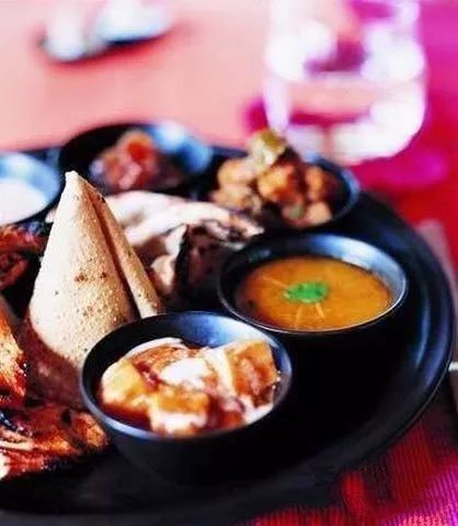 为什么说旅行中吃吃吃比看沿途的风景更重要