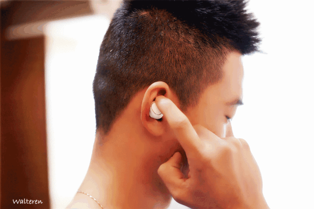 首页 时事声音 耳机新闻 正文     三星iconx支持触控操作,单击暂停
